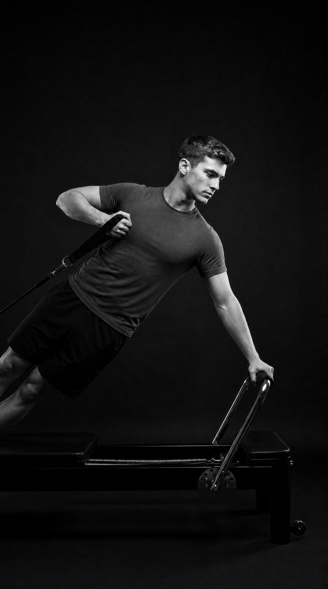 Reformer pilates training — man